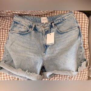 NWT Reformation Raye Mid Rise 6” Denim Shorts, Color: Yarra, Size 31
